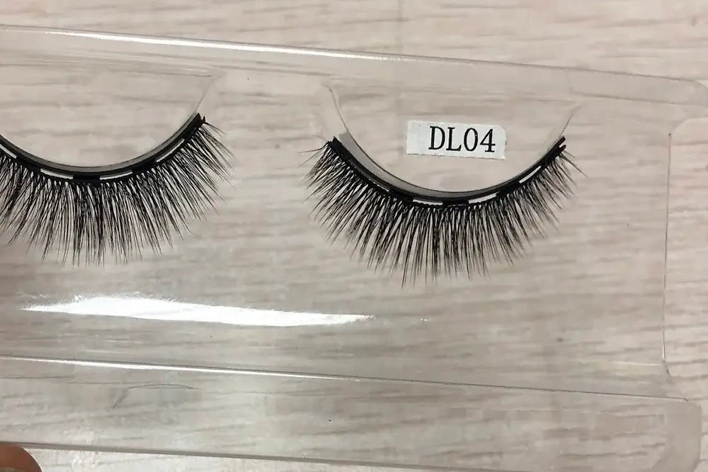 Magnetic Lashes With Eyeliner image 3